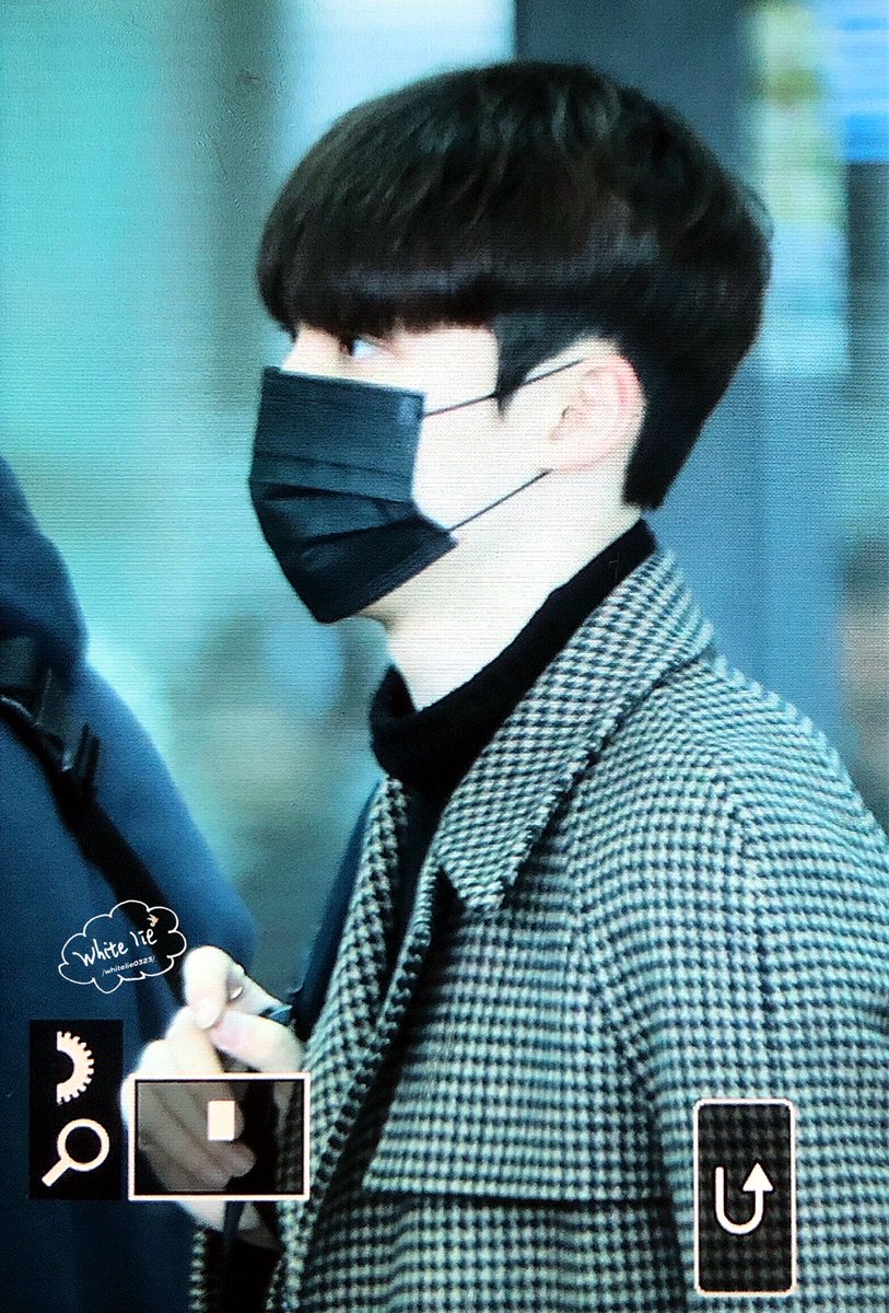 whitelie0323's tweet photo. 190401 인천 출국 
#ATEEZ #에이티즈 #YUNHO #윤호 #정윤호 🕊#화이트라인 https://t.co/kz2SySVAuL