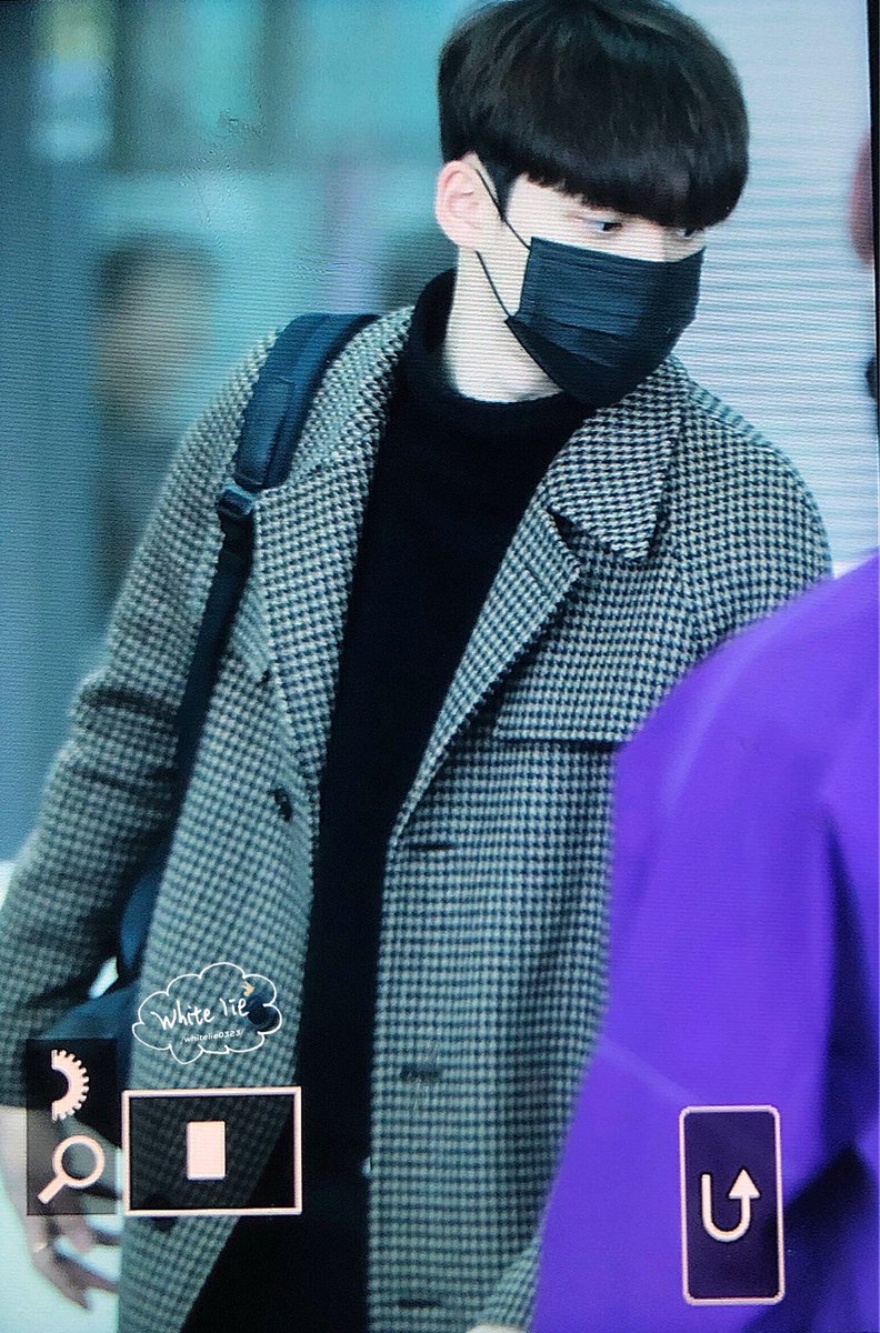 whitelie0323's tweet photo. 190401 인천 출국 
#ATEEZ #에이티즈 #YUNHO #윤호 #정윤호 🕊#화이트라인 https://t.co/kz2SySVAuL