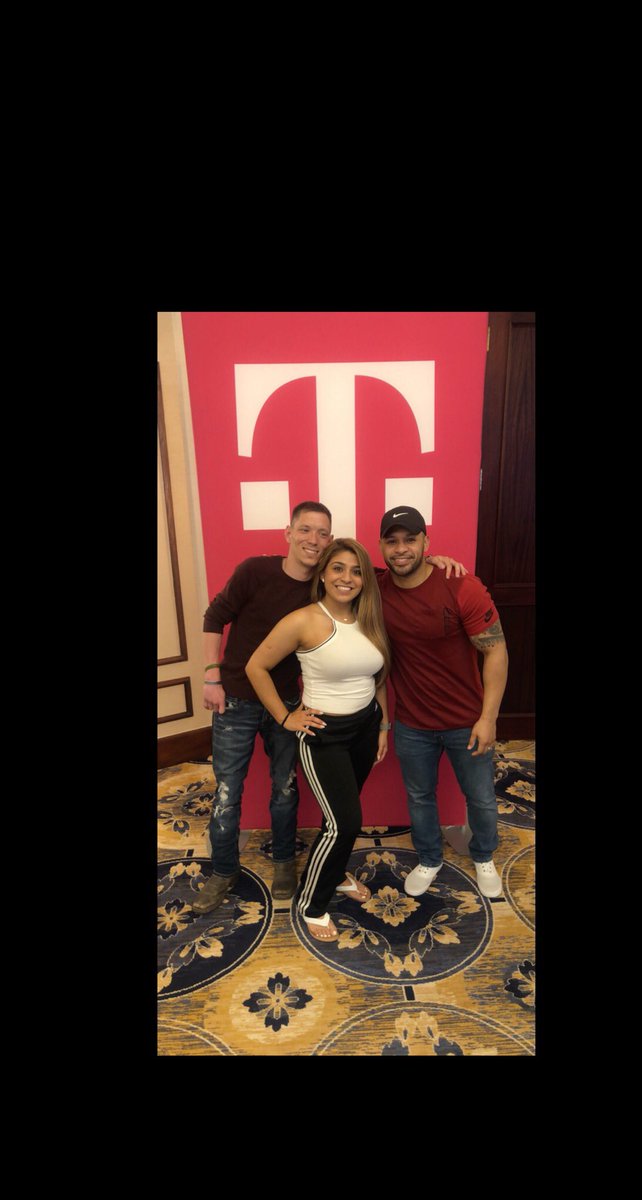 SelenaMSalgado's tweet photo. #T-Mobile #PuertoRico #2018 #WinterCircle https://t.co/cWvkHkFaUm