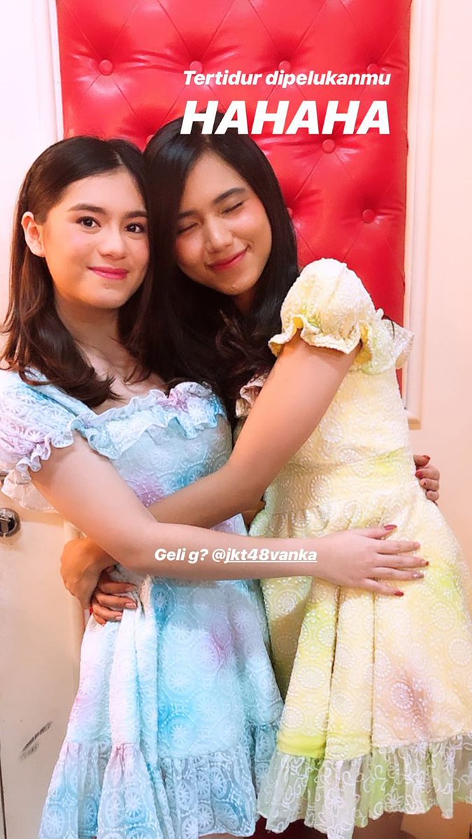 VANKASTIC's tweet photo. Tertidur di pelukan @Vanka_JKT48 😪

@Rachel_JKT48 #ChelVan https://t.co/AkunFFtBic