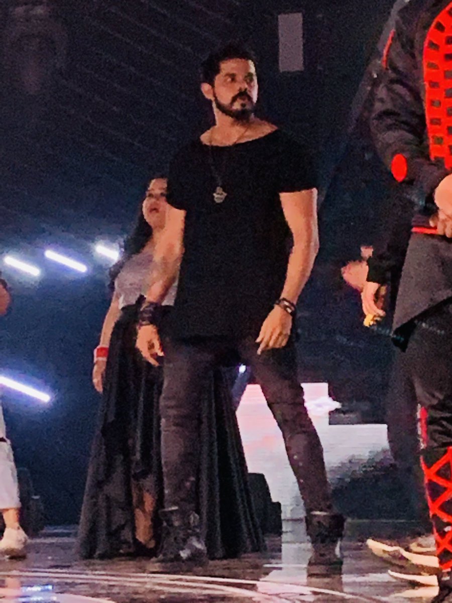 sreesanth36's tweet photo. #thorwback @kathron ke khiladi grand finale ..rehearsals ..🤗❤️✌🏻😘🇮🇳🙏🏻🙏🏻🙏🏻 https://t.co/c4HocKKiiM