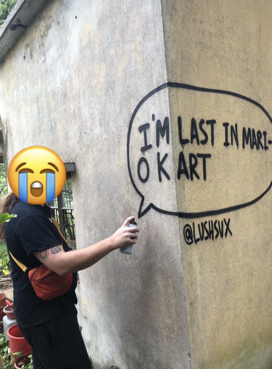 lushsux's tweet photo. S(he) s(hit) (her)self https://t.co/AxfVYItgyd