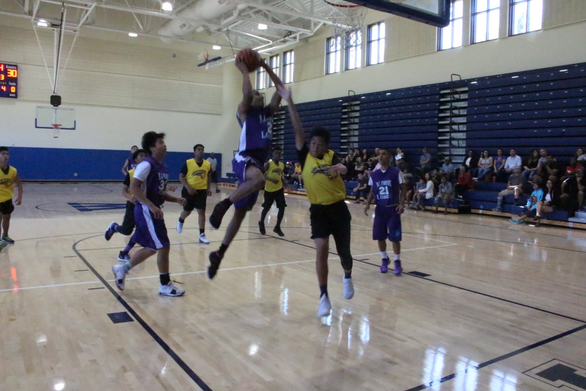 RJFrankLobos's tweet photo. Boys won their first game which moved them into the consolation bracket championship game... @OxnardSD #OSDPride #SCMAF https://t.co/AzRYG1jfQf