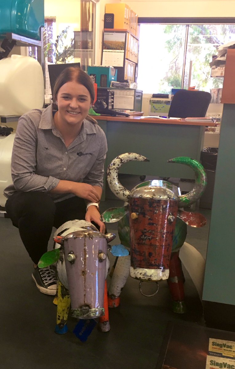 Got my partner in crime Shannon on the road with me this week. First stop Landmark in Emerald #teamCQ #cattle #gallagherlife #customerinspired