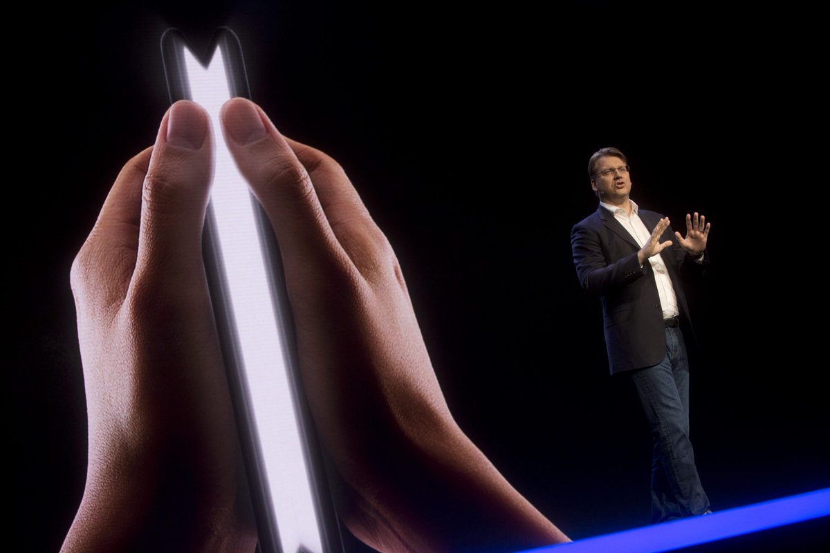 GalaxyFoldFr's tweet image. Galaxyfold.fr, LE site consacré au #smartphone pliable de #Samsung RT s'il vous plaît ! ;)
&amp;gt; galaxyfold.fr

#smartphonepliable #galaxyfold #SamsungGalaxyFold #galaxyfoldfr #unpacked2019 #foldablephone #technologynews