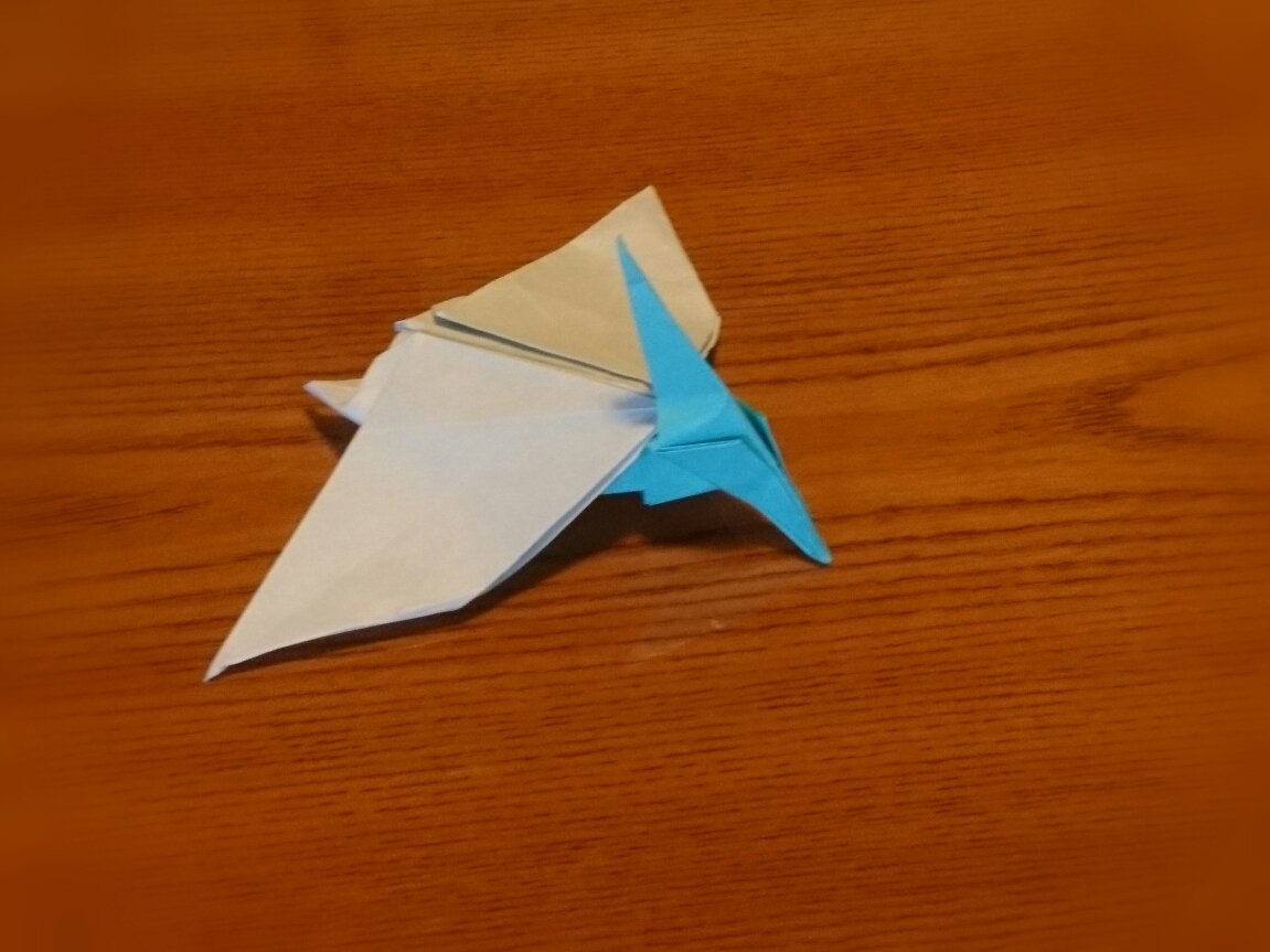 WaccaMarco's tweet photo. 講習作品 ニホンザル/篠原さん
飛ぶプテラノドン/井上さん
とても楽しかったです。プテラノドン、くちばしにクリップ挟むとよく飛びます。
会場で折り図と、京都ロフトで限定折り鶴マスキングテープ買ってもらいました。#おりねっと https://t.co/wQ8djuQjFf