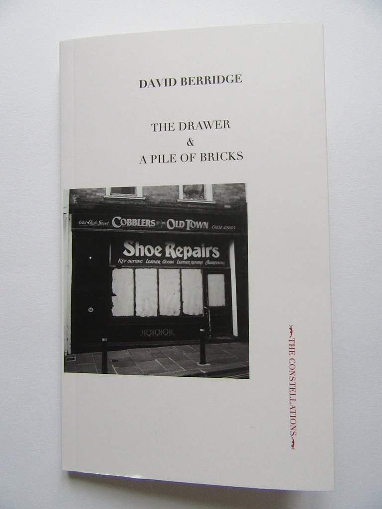 verysmallkitch's tweet photo. THE DRAWER &amp; A PILE OF BRICKS by David Berridge is out now from MA BIBLIOTHÈQUE. Other new books from the press include titles by Felicity Allen, Kate Briggs, @SharonKivland &amp; Joseph Noonan-Ganley https://t.co/3F5QgH5pt7 https://t.co/riUOlVH7Vp