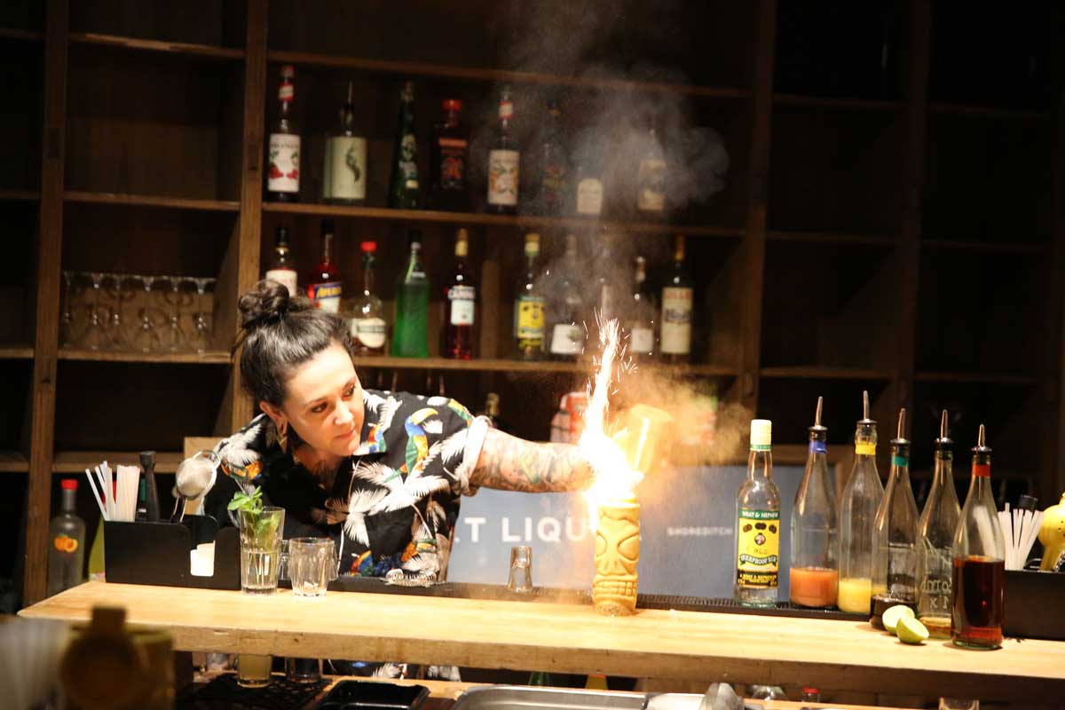 ttliquor's tweet image. 🔥👀 Playing with fire.

We have plenty of availability on our upcoming public #masterclasses. Hit the link below to find the ideal date for you:

bit.ly/2u5N2sY

#ttliquor #cocktailmakingclass #mixology #learnsomething #tiki #fire #cocktails #shoreditch #eastlondon