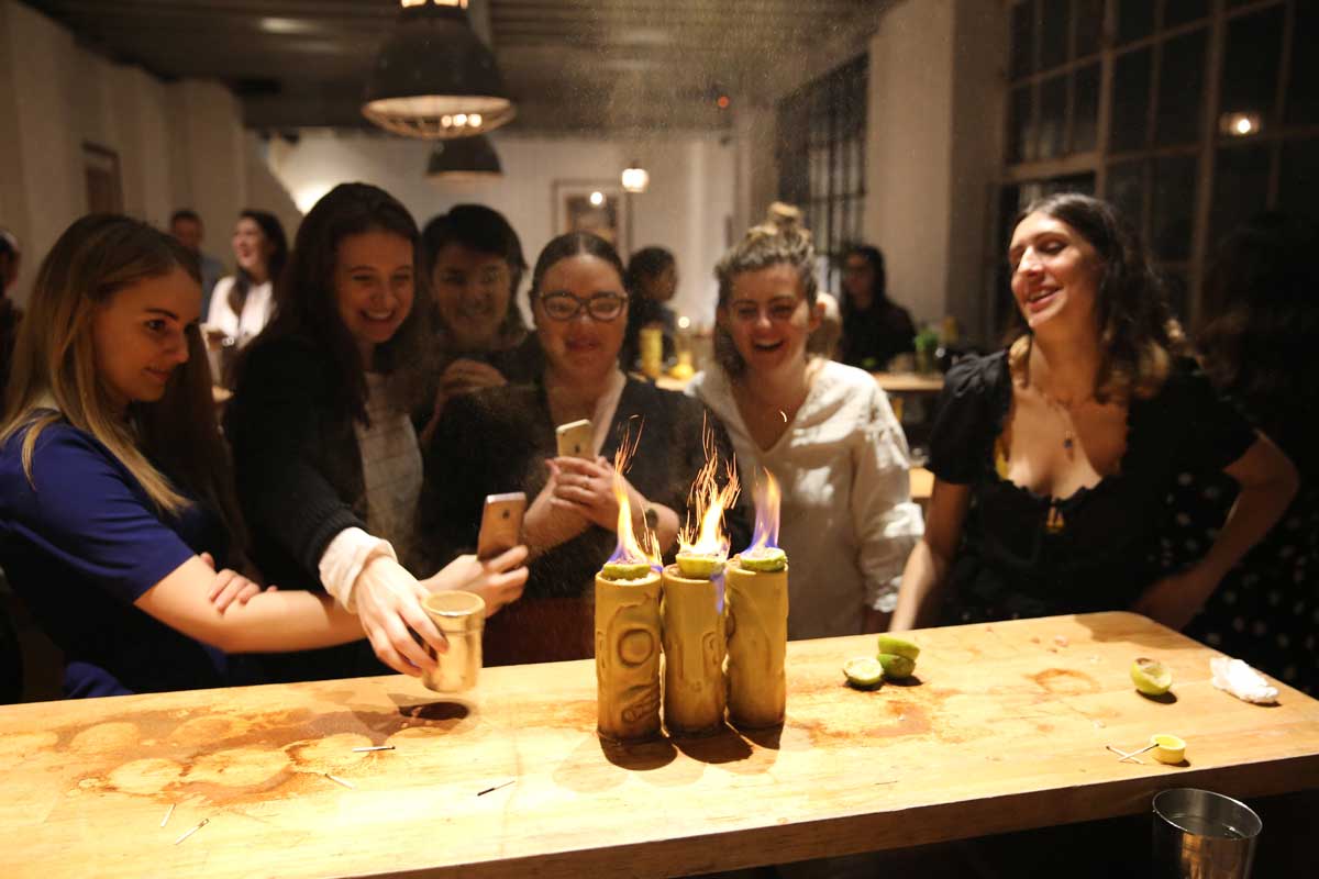 ttliquor's tweet image. 🔥👀 Playing with fire.

We have plenty of availability on our upcoming public #masterclasses. Hit the link below to find the ideal date for you:

bit.ly/2u5N2sY

#ttliquor #cocktailmakingclass #mixology #learnsomething #tiki #fire #cocktails #shoreditch #eastlondon