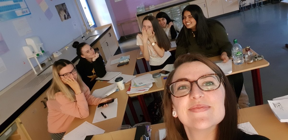 MrsCTeachesSci's tweet image. Easter school fun with my hard working National 5s! Proud of their commitment #5weekstogo