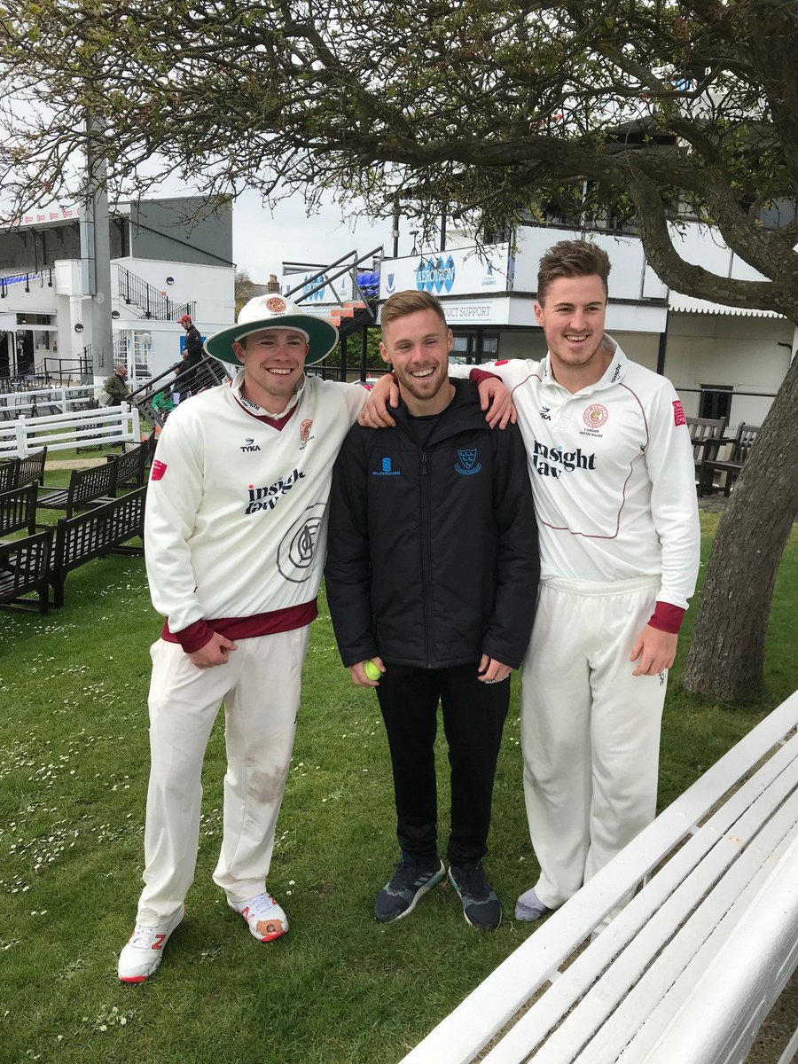 A great day down at Hove yesterday seeing three @ReedsAlumni (@PhilSalt1  @DanDouthwaite @osk10 ) playing in the same first class cricket match, @SussexCCC vs @CardiffMCCU.  @medders30898 also watching and would no doubt have been very proud..