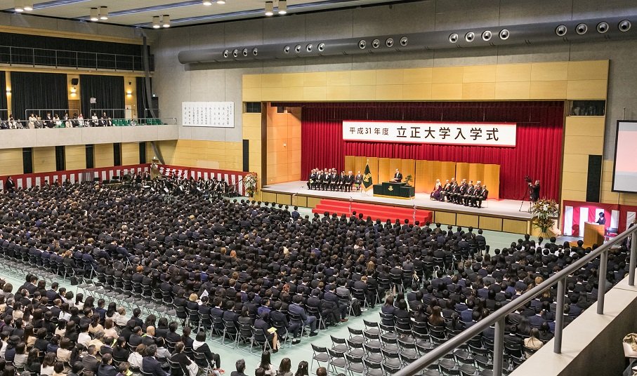 モラりす 立正大学 入学式 立正大学の入学式が熊谷キャンパスで執り行われました さくらもバッチリ 立正大学 春から 立正 モラりす 入学式 入学おめでとう モラりす 立正大学 入学式 立正大学の入学式が熊谷キャンパスで執り行われました さくらもバッチリ 立正大学 春から 立正 モラりす 入学式 入学おめでとう
