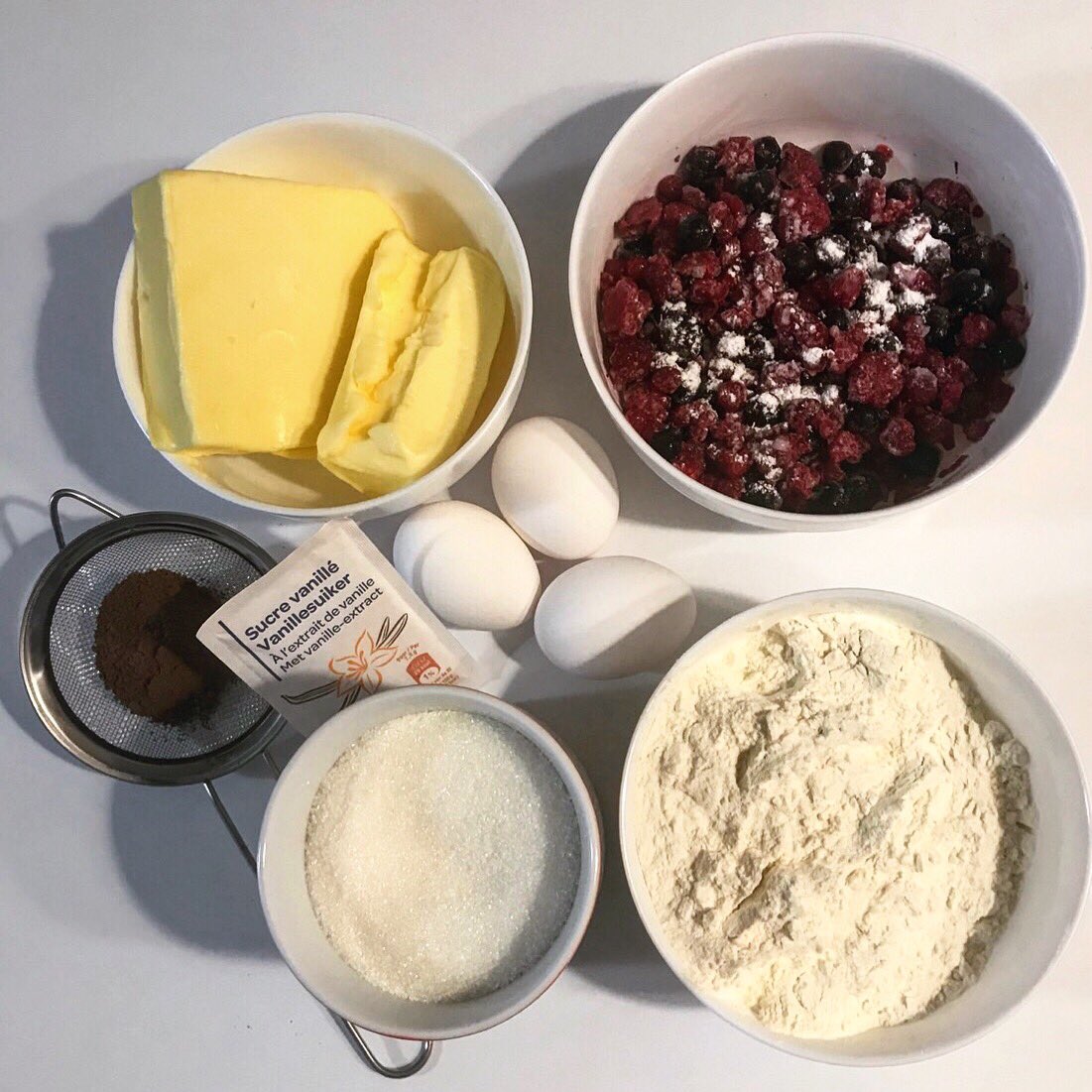 CookThisFoodCom's tweet image. Preparing for Berry Cake

#cookthisfood #berry #cake #bake #eggs #butter #tasty #sweet #delicious #recipe