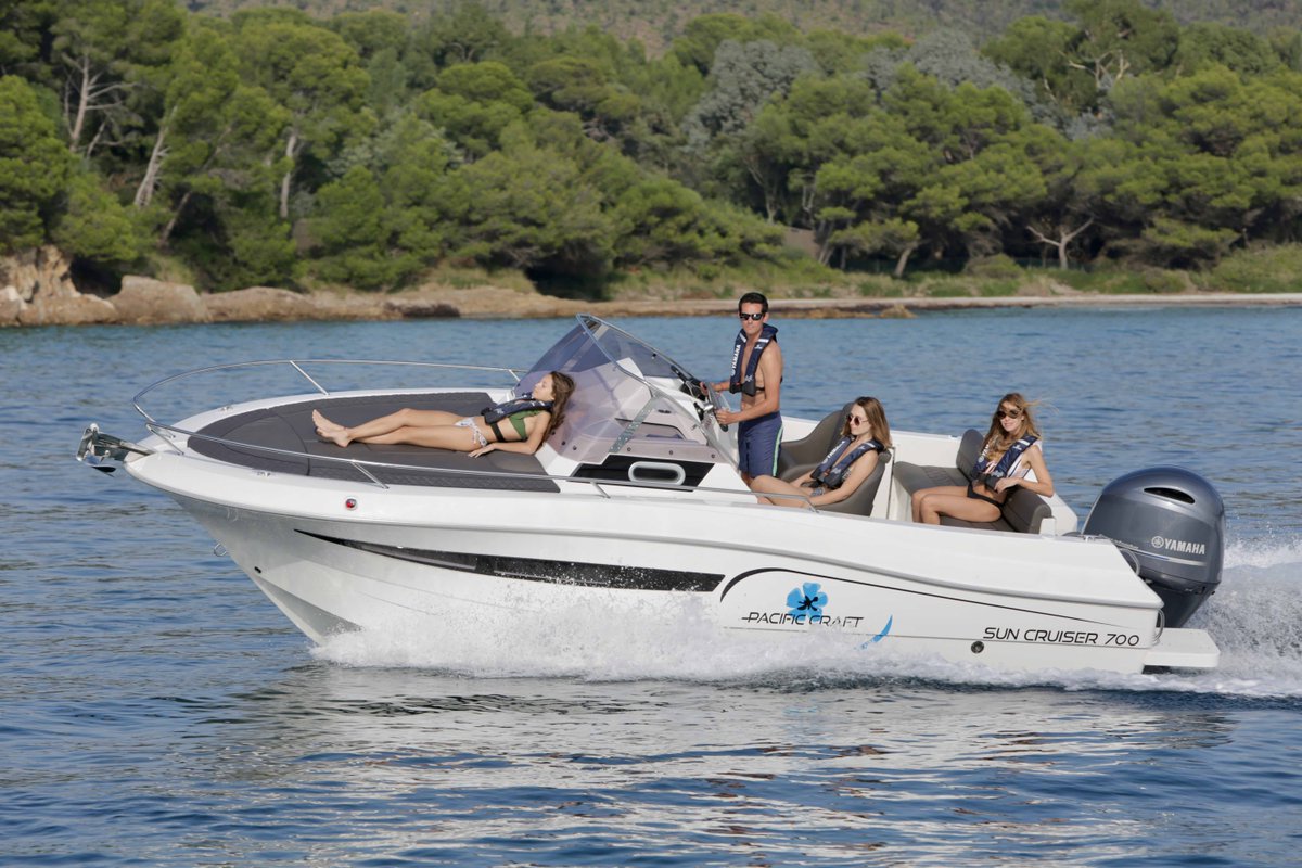 YamahaMarineFr's tweet photo. Cap sur la croisière côtière avec le nouveau Pacific Craft 700 Sun Cruiser. ⚓️😎
Découvrez le en détail ici ▷ https://t.co/6sM6b7DOx6
#Yamaha #PacificCraft https://t.co/sKlTMhpG2F