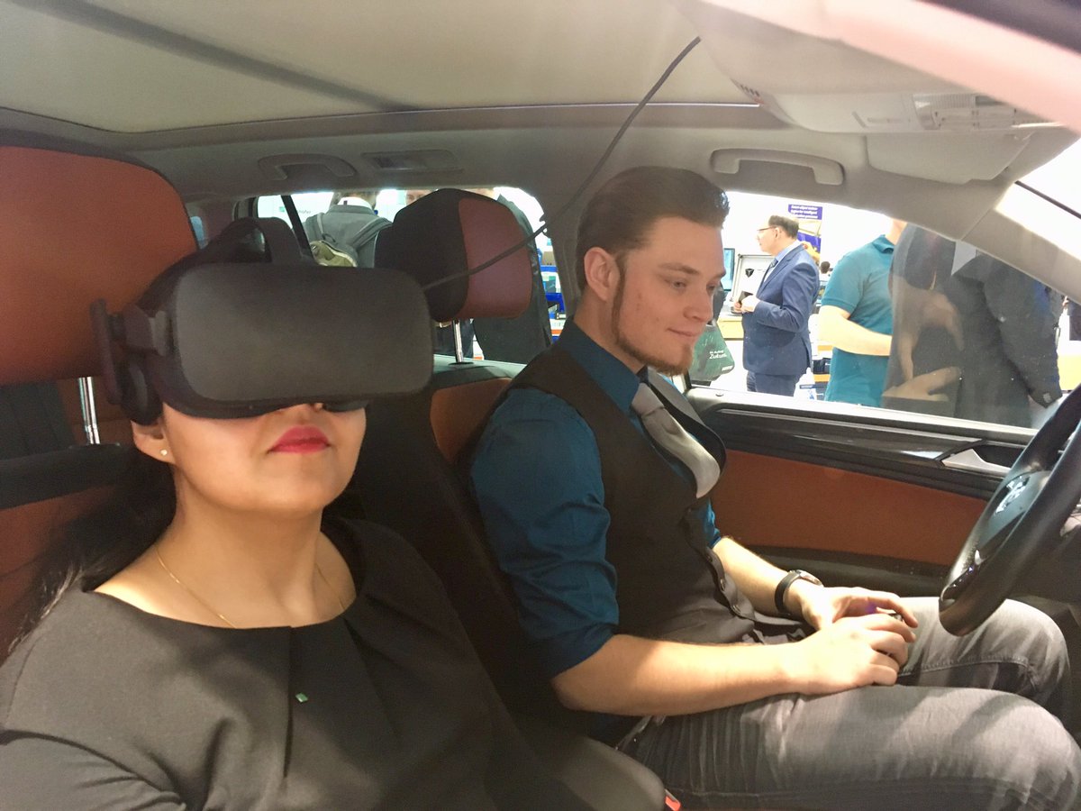 FraunhoferIAIS's tweet image. Bitte einsteigen, wir sprechen los! Auf der @hannover_messe zeigen wir #Sprachtechnologie „made in Germany“ - wer mag, darf gerne bei einer kleinen #VR-Tour durch Berlin unseren #Dialogsystem-Prototyp testen! #FraunhoferKI #HM19 #WHATSNEXT @CCIT_Fraunhofer