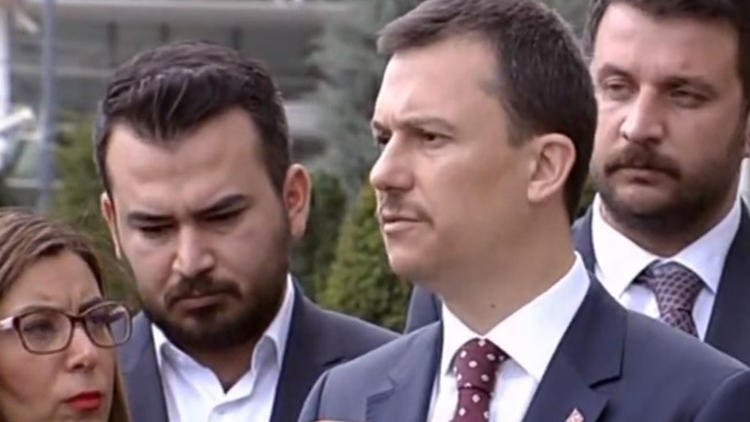 Hurriyet's tweet photo. AK Partili Şahin: Elimizde çok çarpıcı bulgular var https://t.co/jrW6MtFKM2 https://t.co/PLcaLS28w2