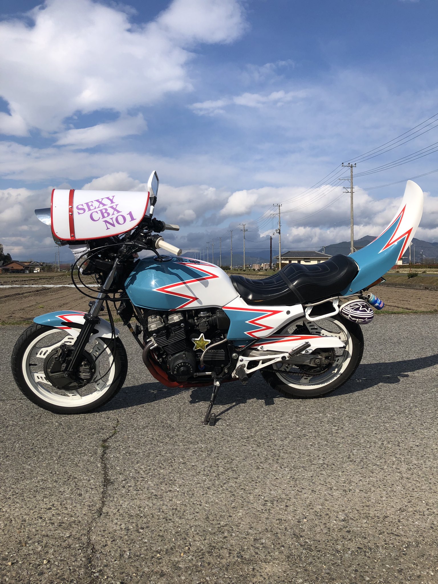 つっぱりテール 族車 原チャリ紹介いきます‼️ ライブディオZX ツッパリテール、旗棒