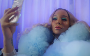 QueerBeeFilm's tweet photo. @gaytimesmag has curated a fab list of short LGBTQ films by filmmakers including  @JTfirstman @JakeGraf1 @sbdouek. Diverse mix of period drama, transgender children, HIV, and unrequited love. https://t.co/WpUb4YL7zy https://t.co/8jj5gRQmMb