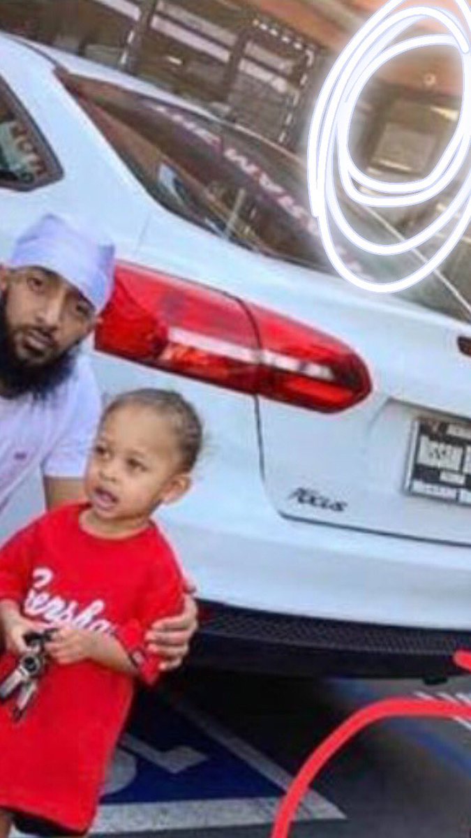 iamjoykristi's tweet photo. Y’all see what I see ... So this the last photo of @NipseyHussle and nobody seen or knows what happen or even trying to find out what happen but I see a whole ass camera that caught everything .. RUN THE CAMERA BACK #RIPNippseyHussle https://t.co/CU1wg8fUyc