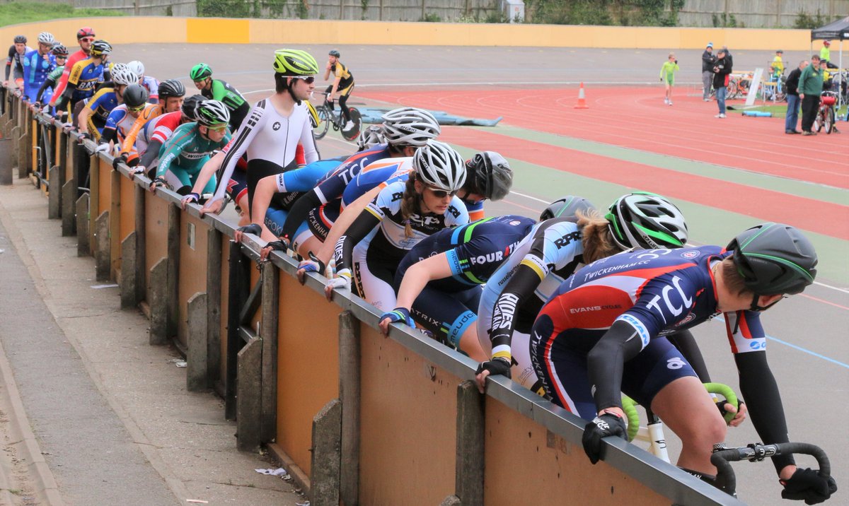 Riders wanted! It is just one week away from the first Reading Track League on 8th April starting 7pm. More details at readingvelodromeracing.co.uk or register at riderhq.com Please retweet your rider friends. <a href="/readingvelorace/">Reading Velo Race</a>