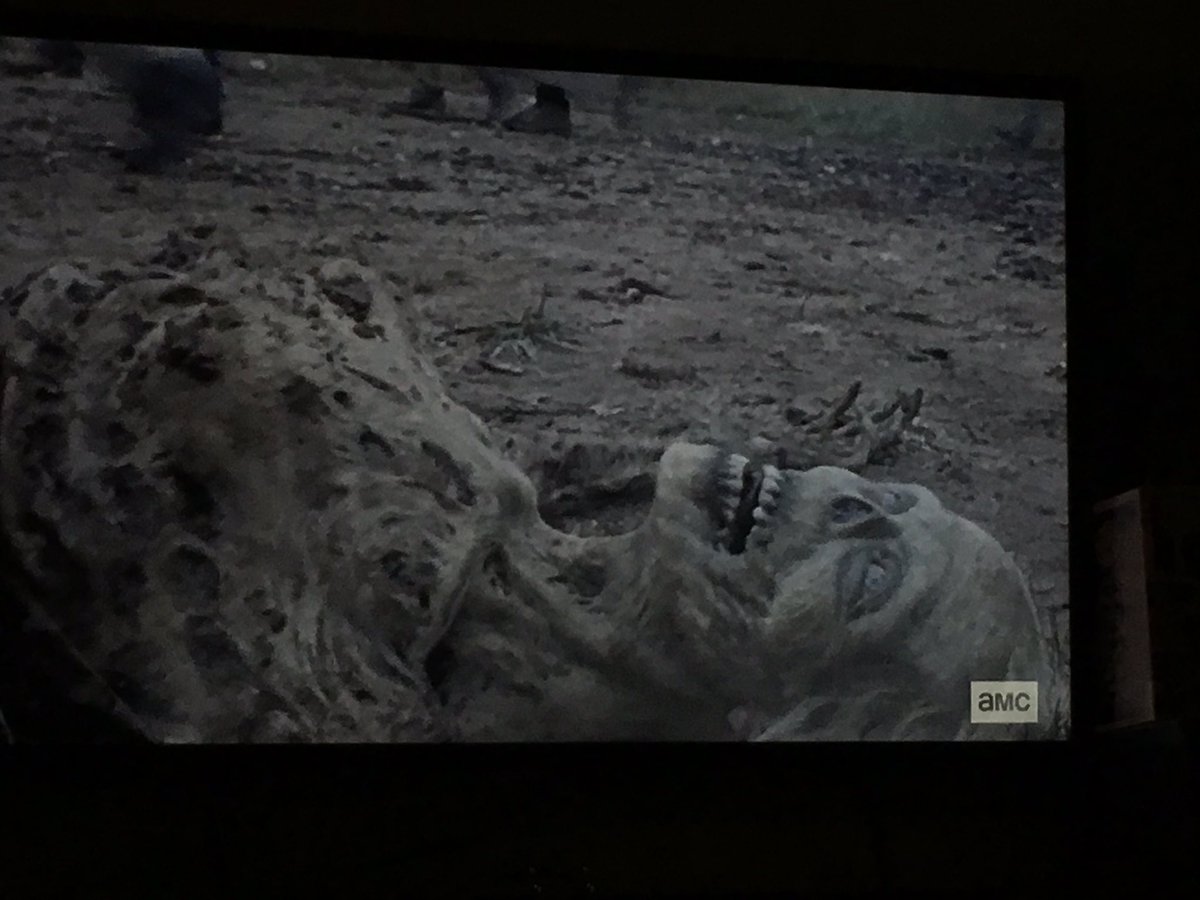 BaronVonGoolo's tweet photo. It’s nice to see that the folks behind @WalkingDead_AMC are fans of the classics. #horrormovies #homage #ROTLD #braaaaains https://t.co/5z4AOVLbQD
