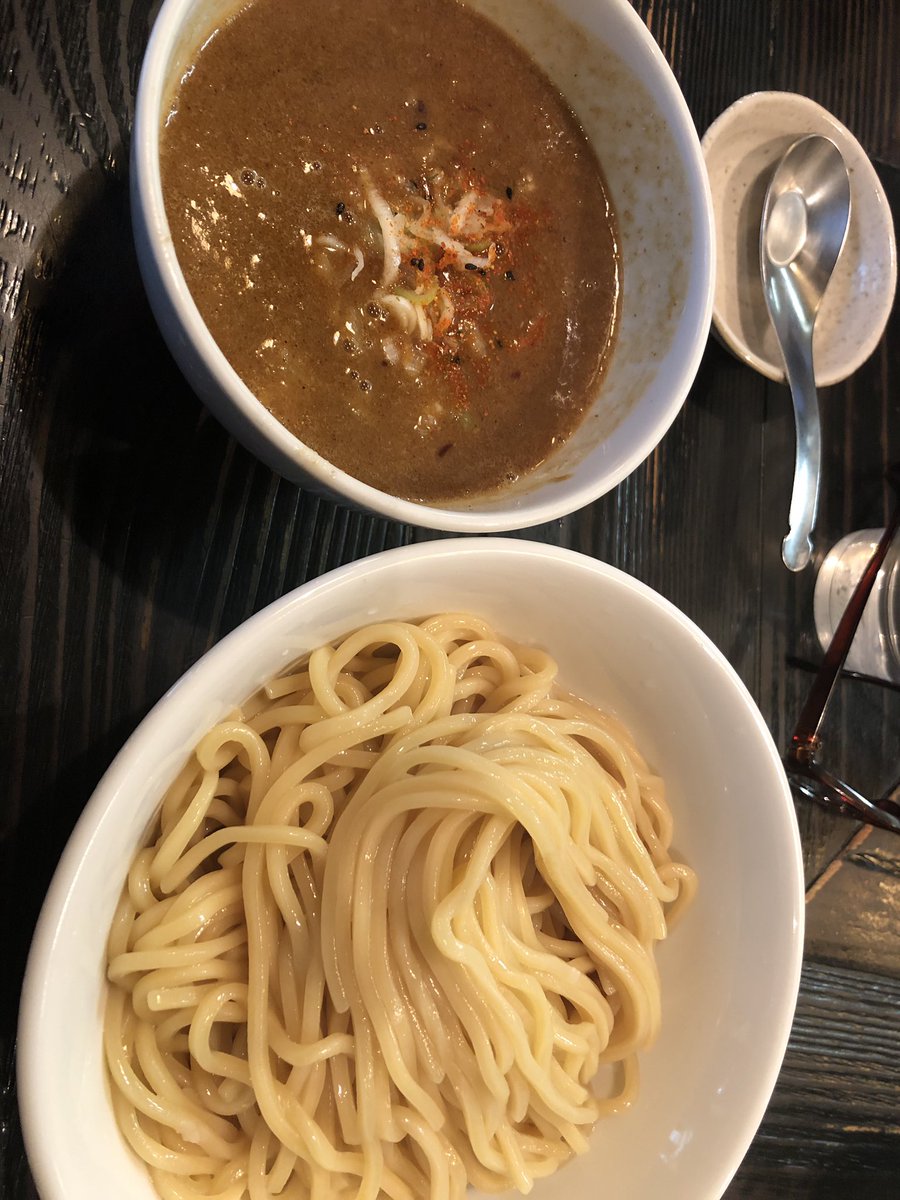 ideken0720's tweet photo. 終わったあとにめちゃくちゃ気になってたつけ麺きた!
噂どうりの鬼本格派👹
めちゃくちゃうまかった🤑🤑❤️❤️
焼き石あるからスープ冷めないし
スープ割するのもったいないからそのままいっちゃうよね😍😍💕💕💕
#中目黒
#イデケン
#つけ麺
#和利道
#WARITO https://t.co/DodZ39OiCe