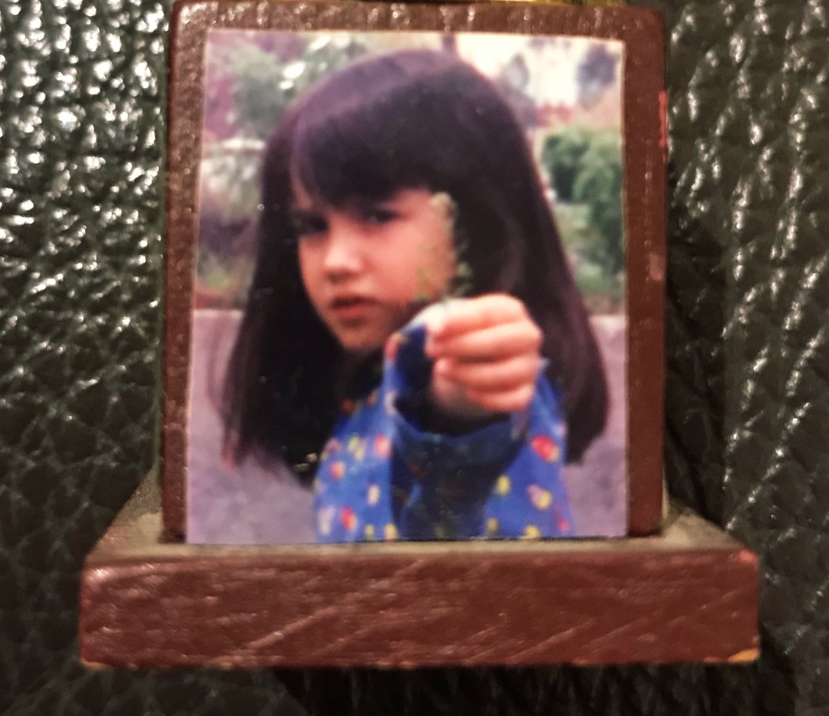 DulceMaria's tweet photo. Gracias mis guerreros por Yam bonita sorpresa y sus muestras de cariño , me reconfortan el ❤️ me uno a ustedes #MiPedacitoDeDM es un pedacito de mí muy valioso y que me hace seguir luchando por hacer sonreír a esa niña que ven ahí ,Gracias por su cariño ❤️🙌🏼🎶 https://t.co/MiGMIJjK3o