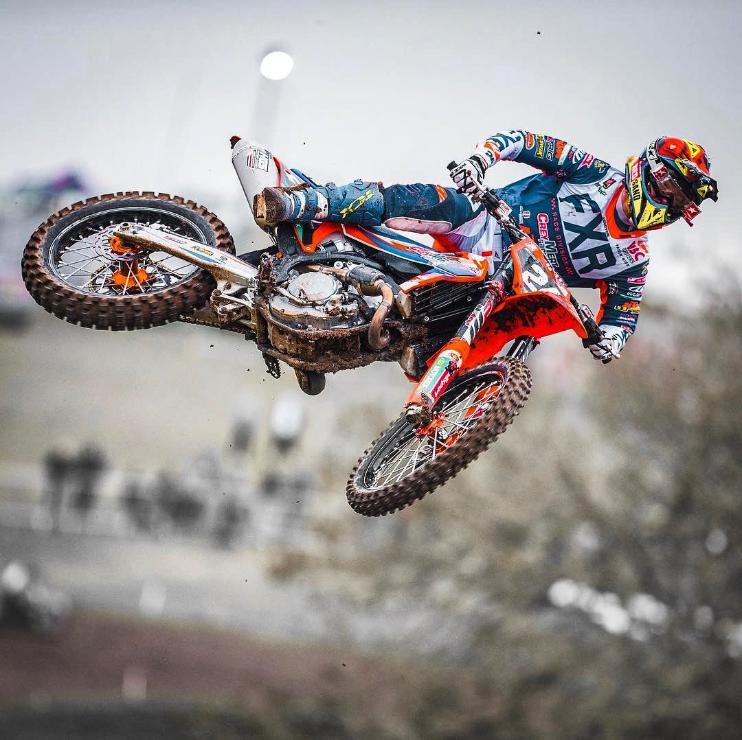 XhaleXtreme's tweet photo. Moto Monday 🔥🔥🔥
#Repost @Kevinhorgmo
#fullgas #sendit #motovlog #kevinhorgmo24 #xhalextreme #fxrmoto #dirtbike #dirtbikelife #bikelife #motorcycle #mx #motocross #racelife #motolife #motos #thisismoto
FXR Moto gear available in South Africa at https://t.co/LP9WsxN7ic 👊🏻 https://t.co/w5z0myaC85