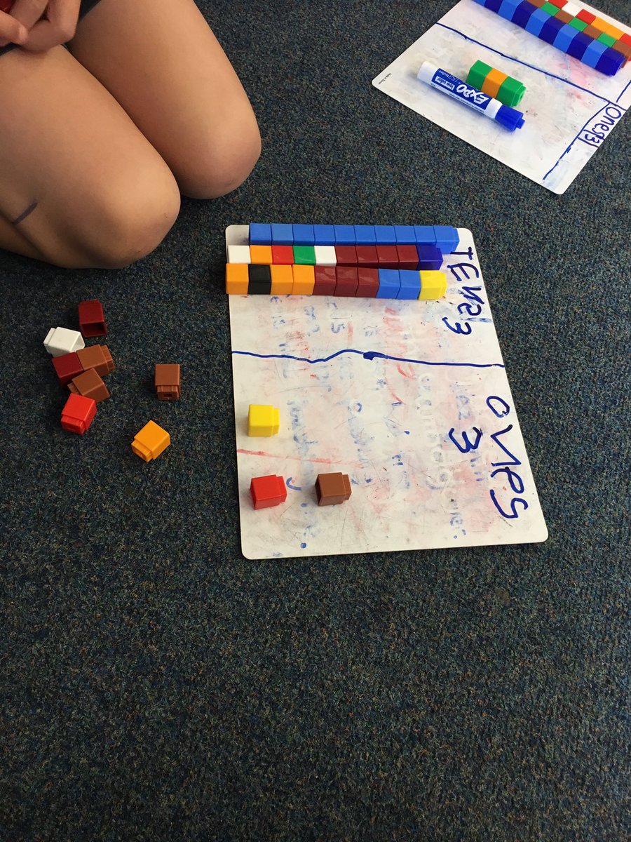 MissFrench16's tweet photo. During placement found this interesting way of using a class set of mini white boards and unified cubes to teach place value 👌 #acuedu_p https://t.co/6hRgdL3rVU