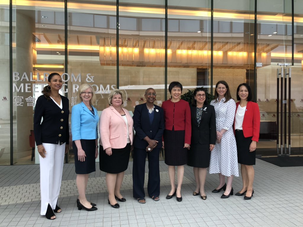 HIAACEO's tweet photo. As a member of the @ACIWorld Governing Board, airports from around the world inc.@HfxStanfield held meetings in #HongKong to discuss issues of strategic importance. In recognition of #internationalwomansday2019, women leaders took a moment 2 grab a picture! @icao @airportscouncil https://t.co/LdQYygm00d