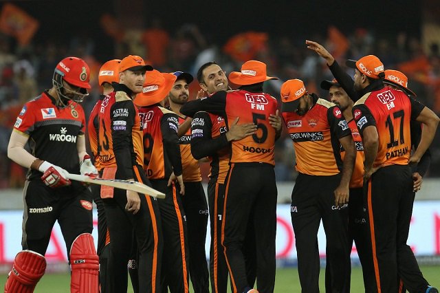 1TVNewsAF's tweet photo. Nabi shines with four wickets in #IPL match against Bangalore https://t.co/gNvk100GhO #AFG #Cricket https://t.co/ZBiFrzZo0D