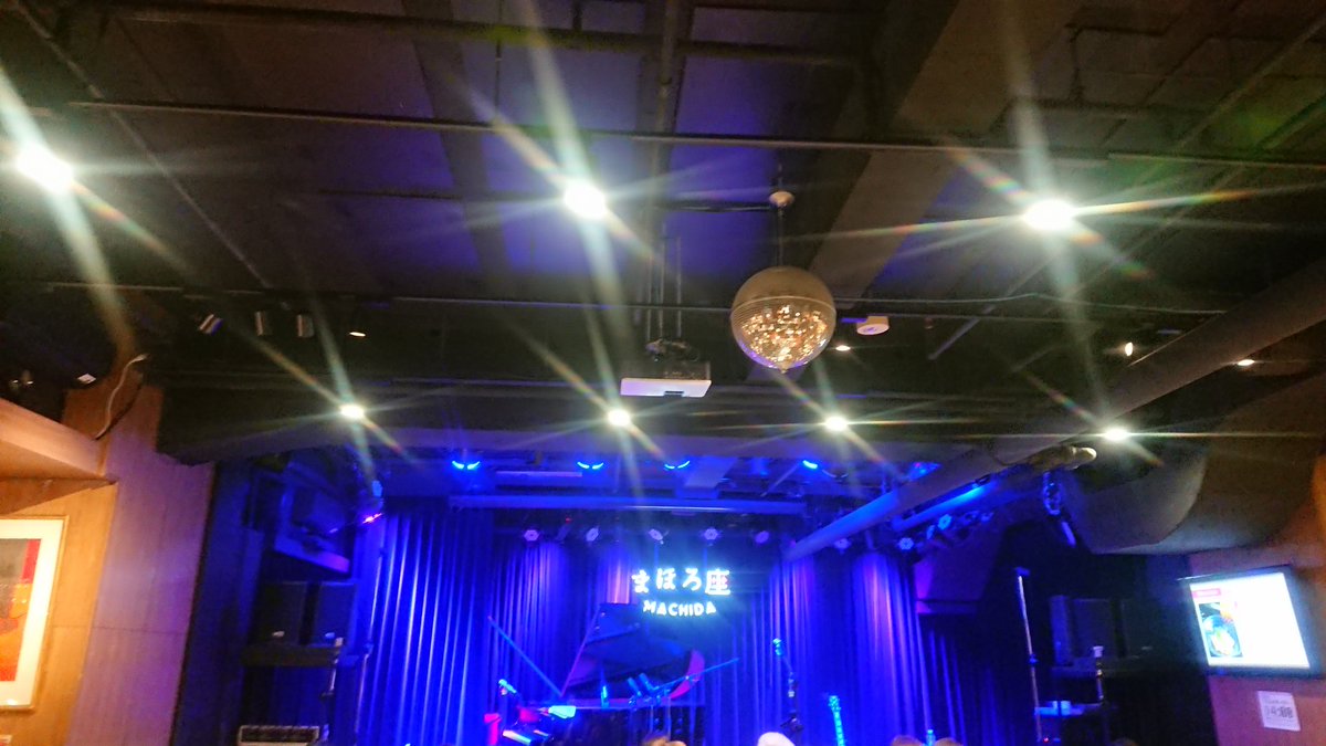 marble_vanille_'s tweet photo. サイモンくんライブ。町田“まほろ座”へ
  SLT3セミファイナル。
  私的にはファイナル😭
サイモンくんの唄好き😍
ギター&amp;グランドピアノもカッコ良かった🎶
昨日も昼と夜。最高の１日ありがとう

#磯貝サイモン
#SLT3
#まほろ座
#町田
#カレー美味しかった https://t.co/JvZptDxenH