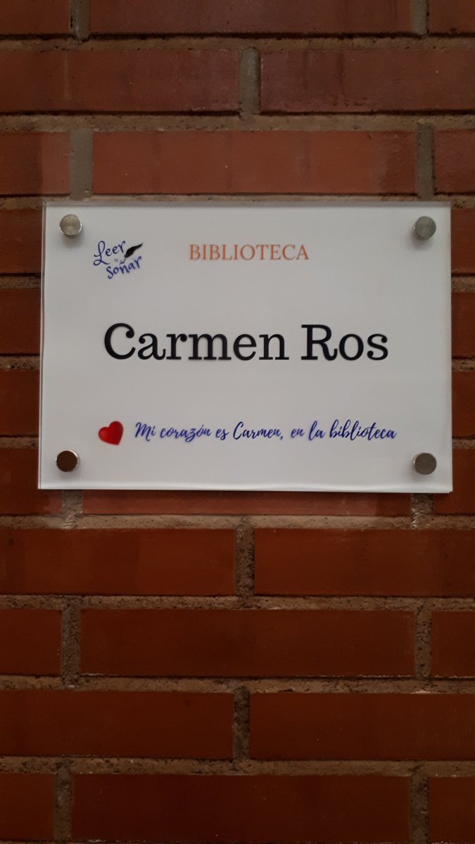 Bibliopolitec's tweet photo. Buenos días y #felizlunes.
Empieza una nueva semana. La primera con mi nuevo nombre: biblioteca Carmen Ros. https://t.co/uAuwGTWg2e