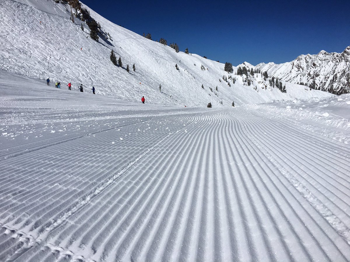AmandaGerryTV's tweet photo. #iconpass bucket list #7: #ski down freshly groomed #corduroy snow ✅ @AltaSkiArea https://t.co/H6UmDSocJj