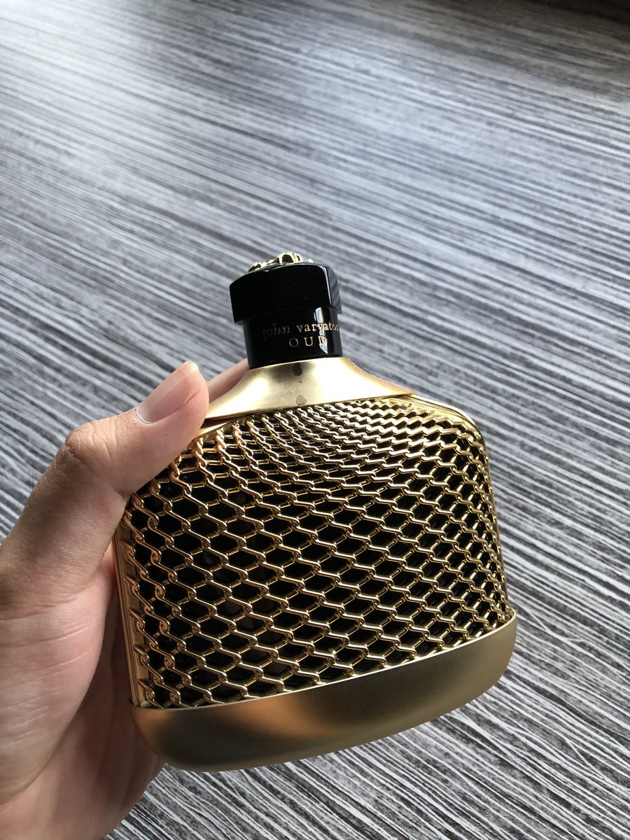 John Varvatos Oud. Fckin strong serious talk. If tom ford ada soft siket yg ni kuat gila. Not suitable for everyday use but if nak keluar dinner pakai suit smua tu ni gempak 8/10