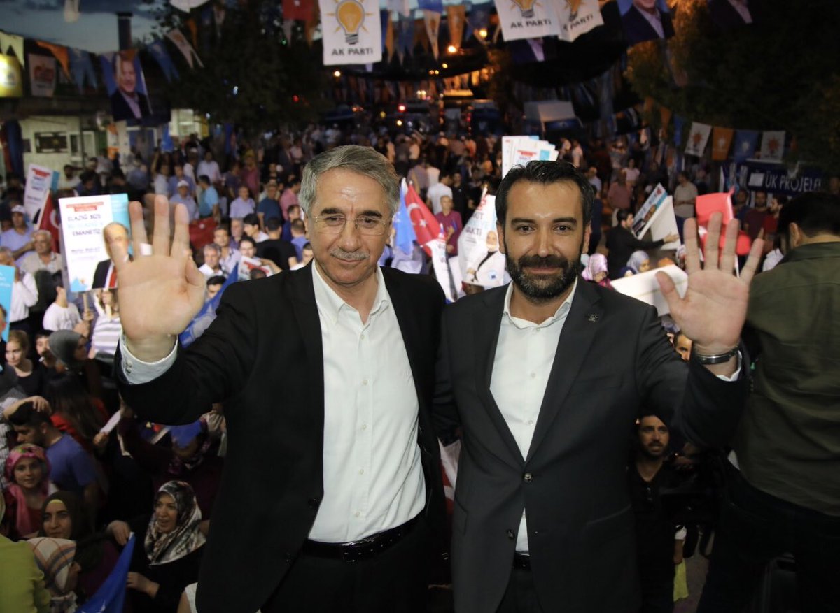Seçim sonuçlarının ardından şehrimizde ve ülke genelinde milli iradenin tecellisiyle AK Partimiz birinci parti olmuştur.Hayırlı uğurlu olsun.Halkımızın teveccühü ile yeni dönemde Elazığ Belediye Başkanımız olan Sn. <a href="/sahin_serifoglu/">Şahin Şerifoğulları 🇹🇷</a>’nı tebrik ediyor, başarılar diliyorum.<a href="/Akparti/">AK Parti</a>