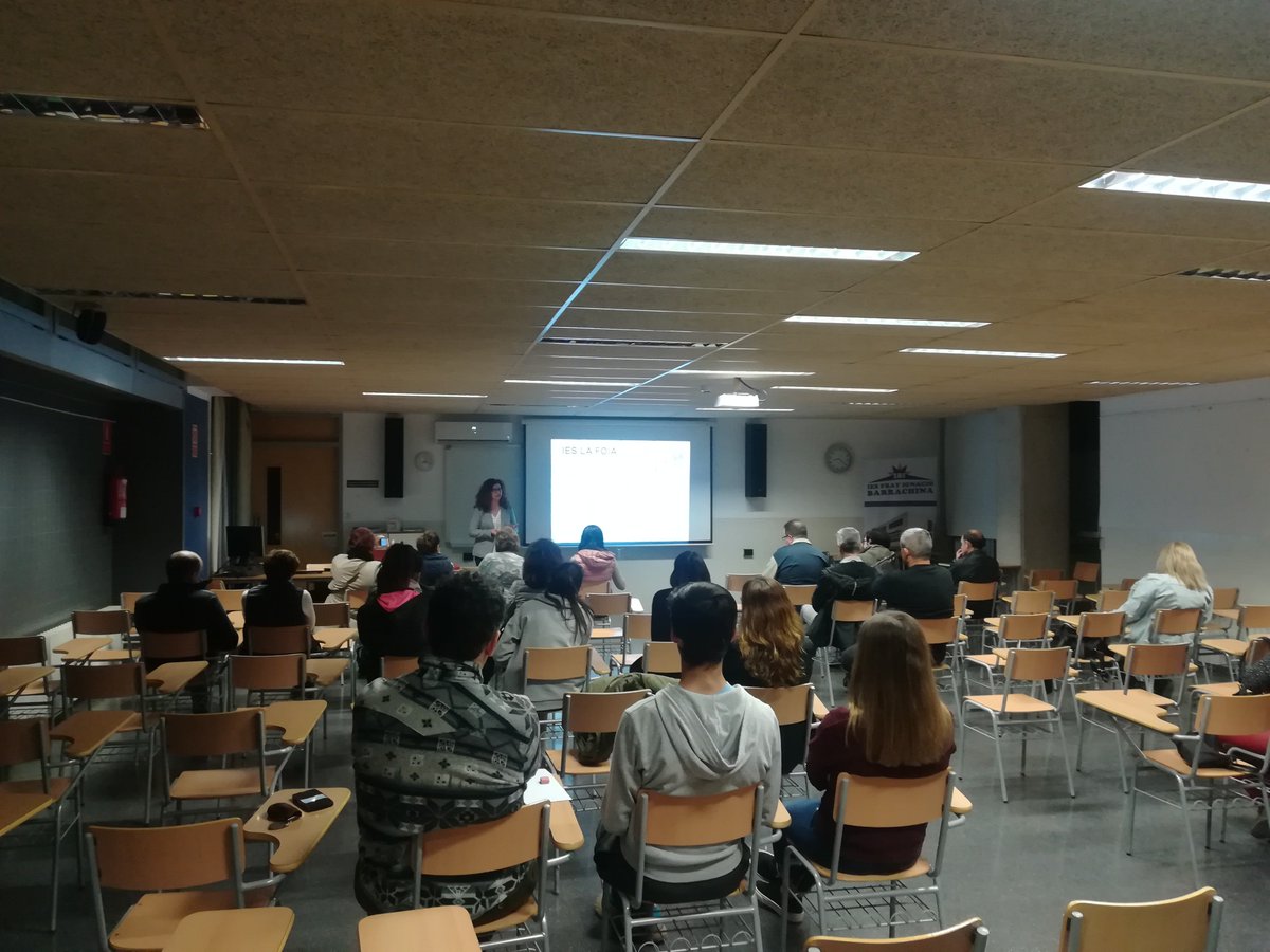 ACTAIO's tweet photo. El 13 marzo, impartimos una charla con familias en el IES Fray Ignacio Barrachina de Ibi.
✅Información sobre mercado laboral para familias.
✅Posibilidades de FP en comarca.
✅Conexión de formación con empresas.
Muchas gracias a todas las 👨👩👧👦
#ayuntamientoibi
#GVALabora
#Actaio https://t.co/MCqYwofKGH