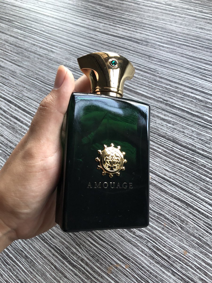 Amouage. Fcking strong set set oud. Classic scent. Quite pricy tp honestly if you use this people will go like “wow the smell...” 9.5/10