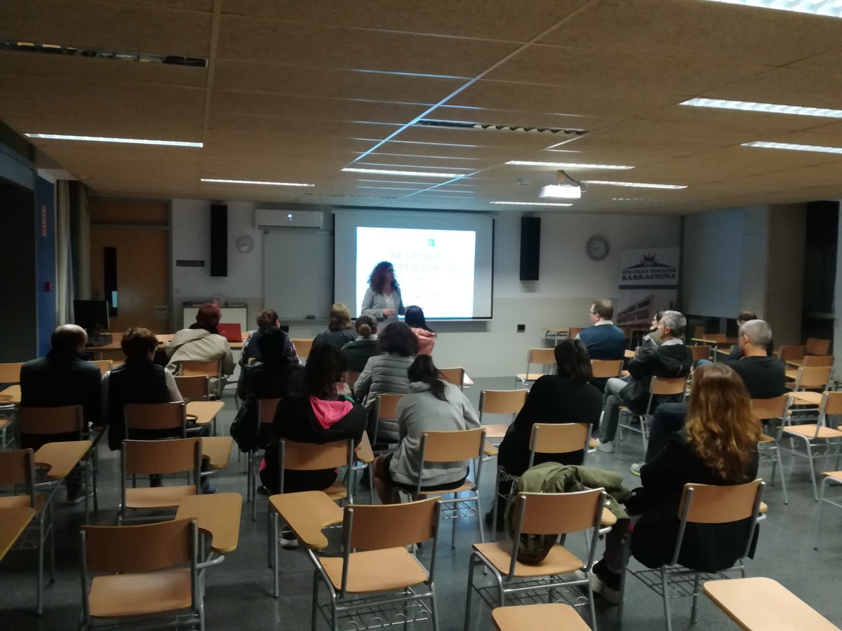 ACTAIO's tweet photo. El 13 marzo, impartimos una charla con familias en el IES Fray Ignacio Barrachina de Ibi.
✅Información sobre mercado laboral para familias.
✅Posibilidades de FP en comarca.
✅Conexión de formación con empresas.
Muchas gracias a todas las 👨👩👧👦
#ayuntamientoibi
#GVALabora
#Actaio https://t.co/MCqYwofKGH