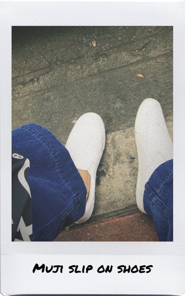 detailsoftoday's tweet photo. ที่โควทไปเมื่อคืน เอาภาพมาให้ดูสำหรับ รองเท้า muji รุ่นslip onเอาภาพที่เราใส่มาให้ดู เป็นรองเท้า slip on ที่ชอบที่สุดที่เคยใส่มา ทั้ง mix&amp;match ง่ายทั้งกางเกง เดรส👌🏻✨ พื้นนิ่ม ขอบนิ่ม เหมาะกับเดินนานๆ แล้วผ้าที่เค้าใช้ทำ มันกันน้ำด้วยนะ (water repellent) #ไว้รีวิวห้ามขายของโว้ยย https://t.co/S203f8ZghP