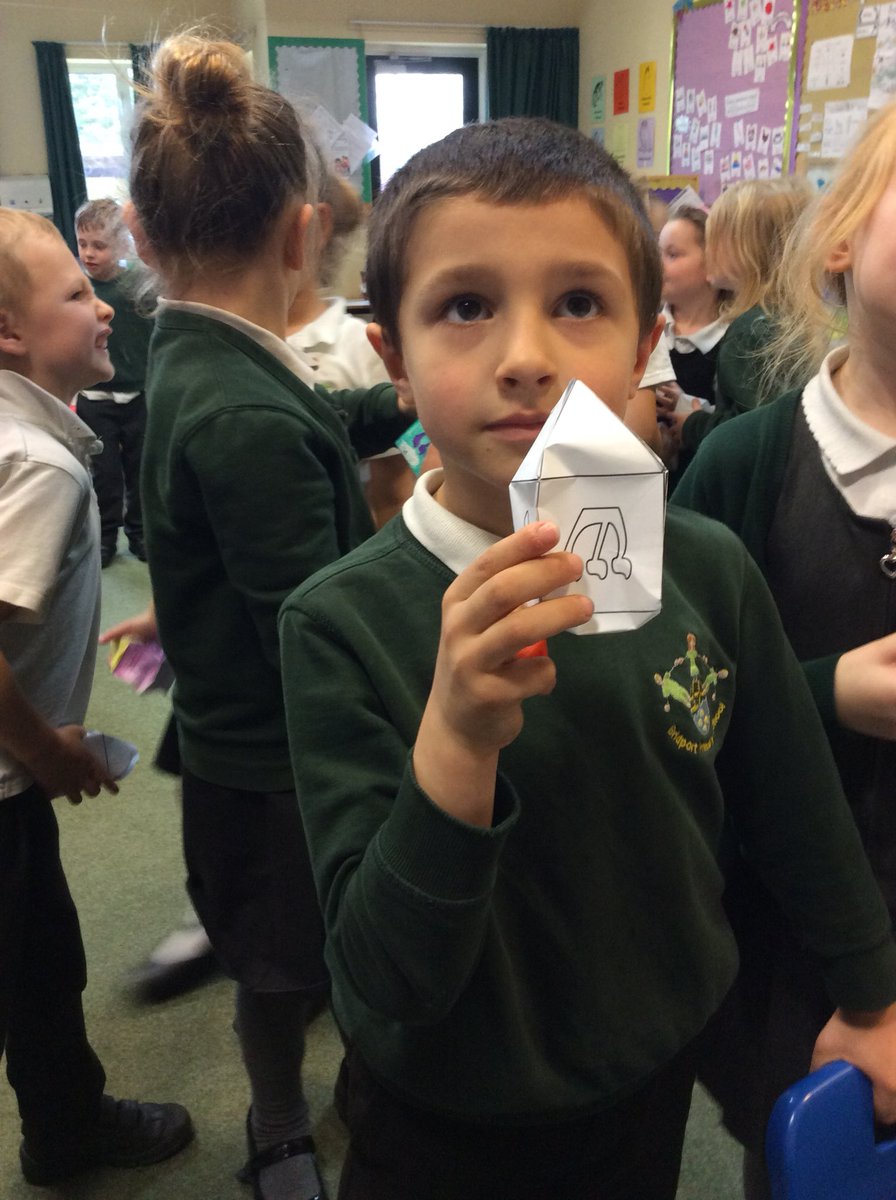 bps_Y1's tweet photo. We have been learning about Judaism and made our own dreidels! #FriFav #RE https://t.co/8kwMHUrknB