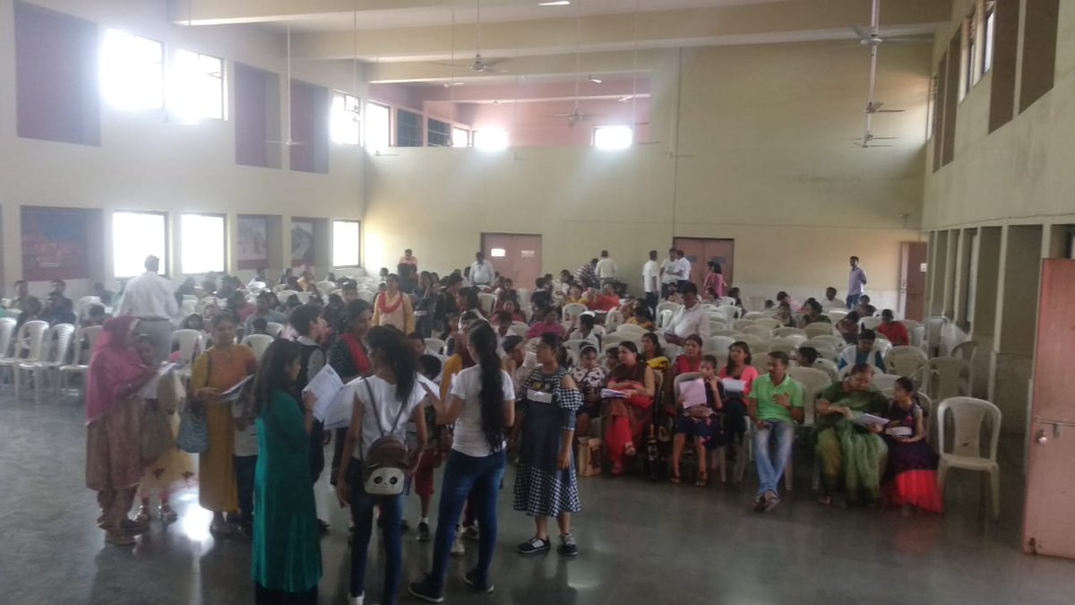 Unicorn_Events_'s tweet photo. SUPER SINGER AUDITIONS 2k19!
Team Unicorn exploring the young talented singers across the town....
#supersinger #auditions #singingkakal #teamunicorn #nagpur https://t.co/xL8NlZ893e
