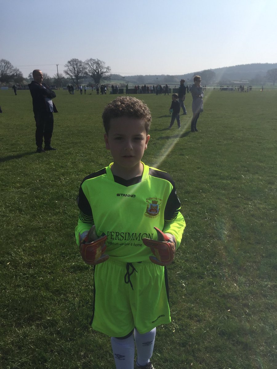 ian wyllie (@wigatron10) on Twitter photo Hey <a href="/JPickford1/">Jordan Pickford</a> my little man stopped playing football two years ago till you became his favourite <a href="/Everton/">Everton</a> player now last Saturday he played his first game as goalkeeper for <a href="/AlcesterTownFC/">Alcester Town FC</a> even has JP on his gloves Hey <a href="/JPickford1/">Jordan Pickford</a> my little man stopped playing football two years ago till you became his favourite <a href="/Everton/">Everton</a> player now last Saturday he played his first game as goalkeeper for <a href="/AlcesterTownFC/">Alcester Town FC</a> even has JP on his gloves