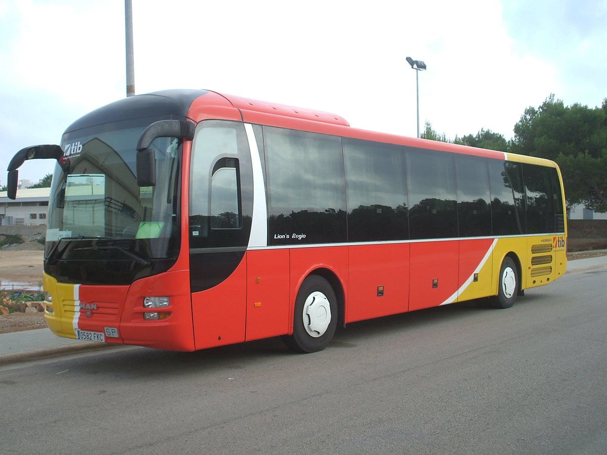 TurismeMontuiri's tweet photo. Pots arribar a Montuïri en transport públic. Consulta els horaris que tenen a partir d'avui les diferents línies que connecten el poble amb altres municipis

https://t.co/Xl5mZ6utAU https://t.co/Em6JG3xwdD