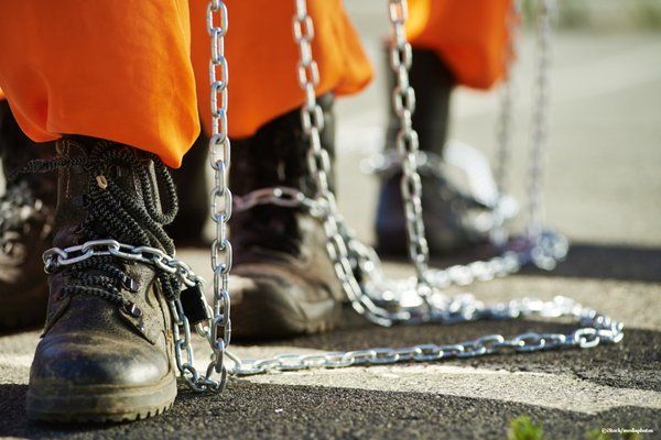 This might make for a mixed response but I think it's a great idea! 
People on probation are much less likely to re-offend given the opportunity to build a life and career when leaving prison. 
#technews #coding #teachingcode #prison #lifeskills #tech #dev
buff.ly/2O78nsc