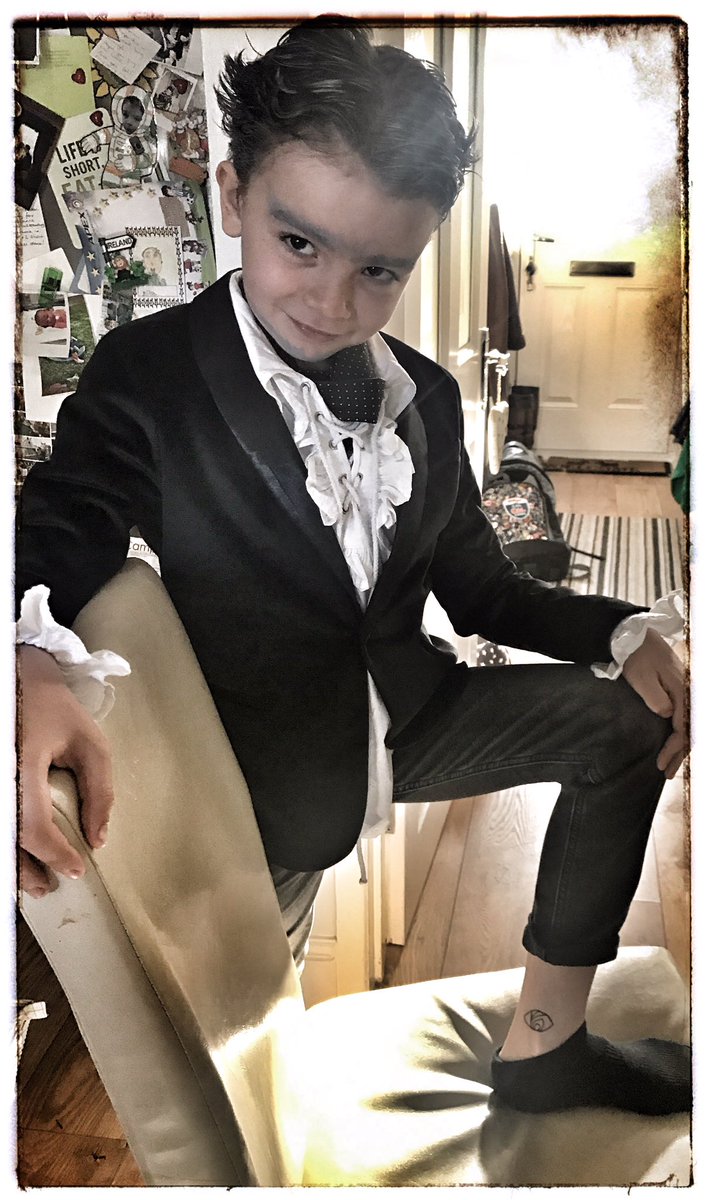 reganbot's tweet photo. World book day. #countOlaf #fullcharacter #hispoorTeacher. @lemonysnicket @ActuallyNPH #aseriesofunfortunateevents https://t.co/MzIP9MM94D