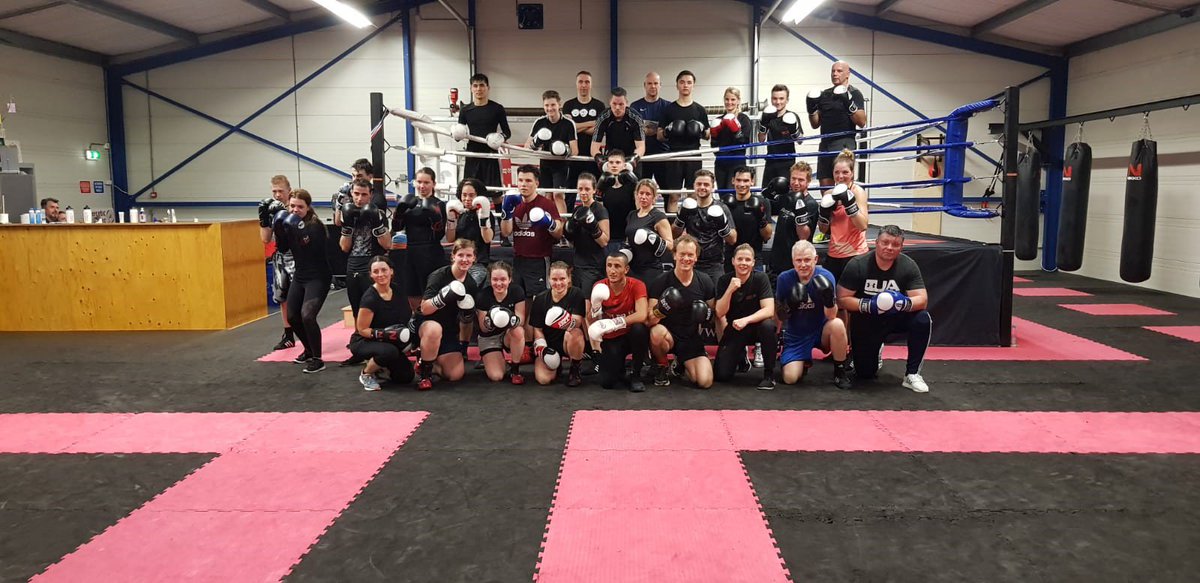 No girl no glory. Bokssport floreert in Horst - boksen.nl/no-girl-no-glo…