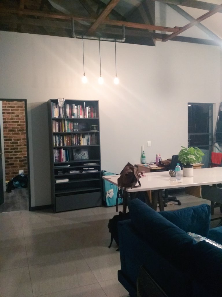 alienelf's tweet photo. New house finally starting to look like a home 😊
#suchadult #bookcase https://t.co/oTsqcTGoUf