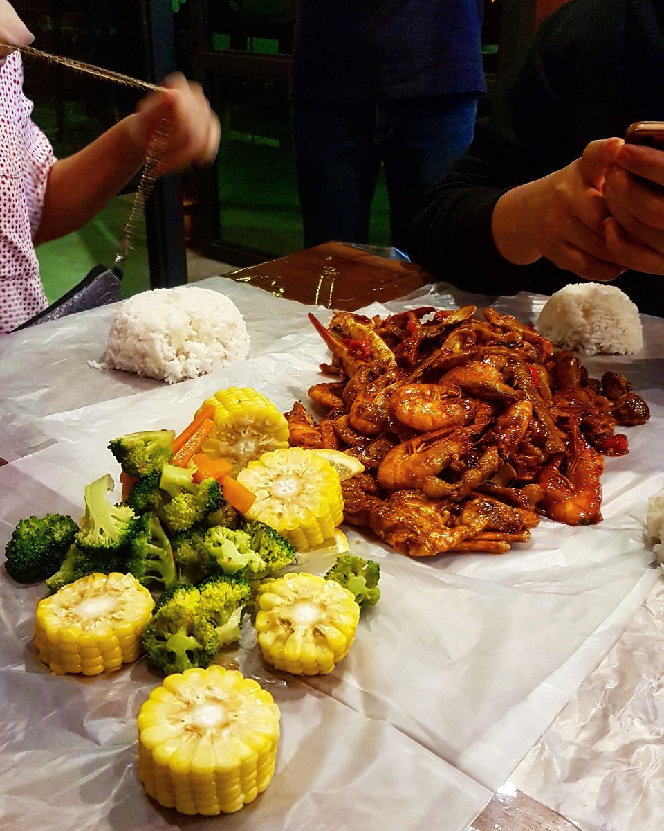 CiekWan's tweet photo. Hi, nk ngabo start hari ini Musse Cafe ade menu baru, shell out. Harge start rm15.50 utk set sorg.

Moh le datang try. InsyaAllah xkan menyesal.

#CWFood #SlimRiver #Sungkai #TanjongMalim #Behrang #PerakDarulRidzuan #TempatMakanBest #JalanJalanCariMakan #ShellOutMurah #ShellOut https://t.co/rDXpJogcPl