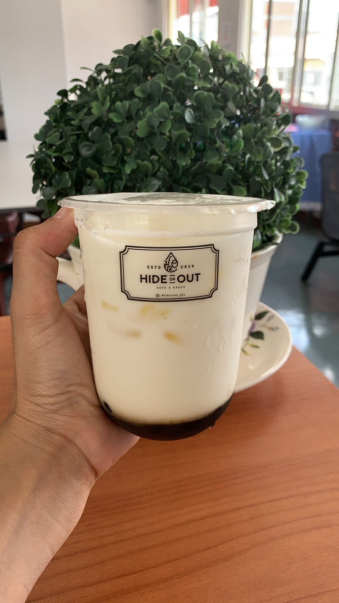 NAZLEERA's tweet photo. Hai guys! I’m going to open my cafe soon. This is one of my super duper menu in store. MILKY GULA APONG.

GULA APONG + PEARL + MILK

Remember H2O cafe &amp; space!

Follow h2o ig @h2o_my and get your discount there! https://t.co/MYpA19IIMS
